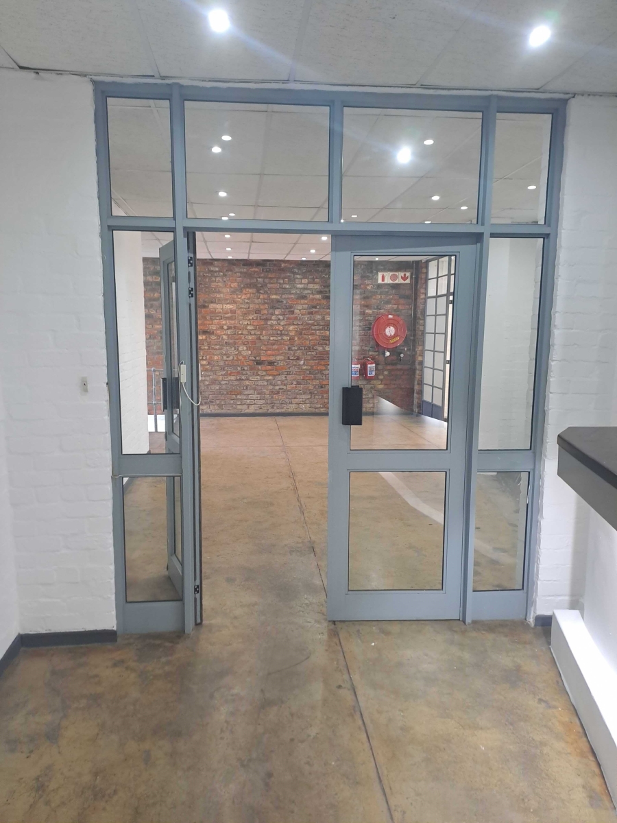 To Let commercial Property for Rent in Paarden Eiland Western Cape
